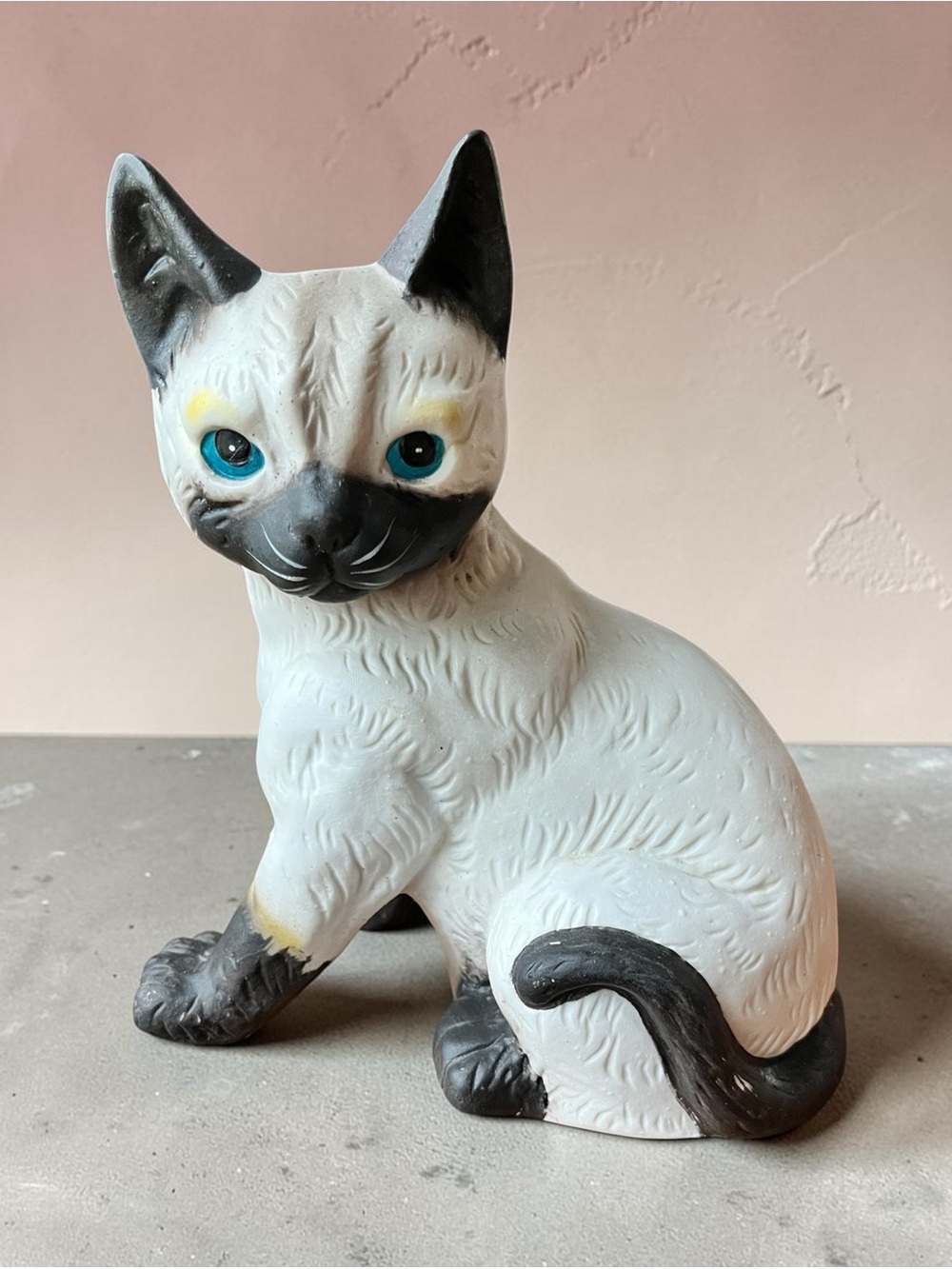 Vintage 1983 Cat Musical Figurine “Memories”